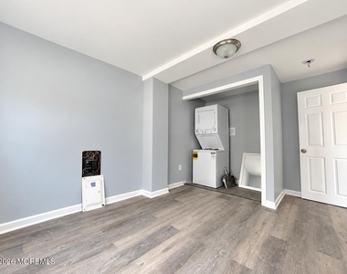 71 Oak Street - Photo Thumbnail 6