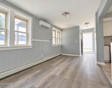 71 Oak Street - Photo Thumbnail 4