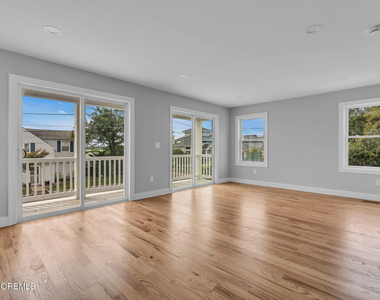 724 Bay Avenue - Photo Thumbnail 10