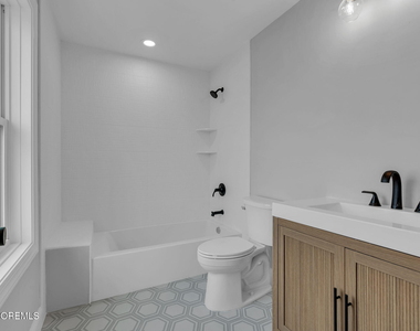 724 Bay Avenue - Photo Thumbnail 15