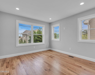 724 Bay Avenue - Photo Thumbnail 8