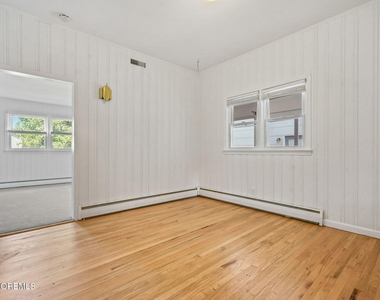 165 Prospect Street - Photo Thumbnail 8
