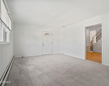 165 Prospect Street - Photo Thumbnail 4
