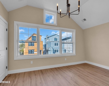 39 Seadrift Avenue - Photo Thumbnail 8