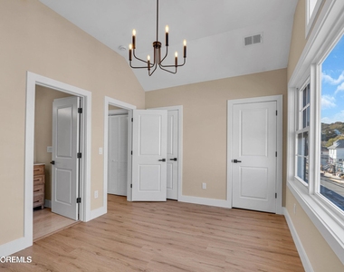 39 Seadrift Avenue - Photo Thumbnail 10