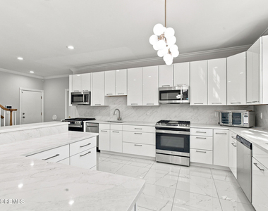 1410 Vincenzo Drive - Photo Thumbnail 22
