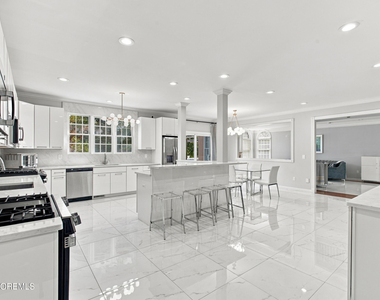 1410 Vincenzo Drive - Photo Thumbnail 20