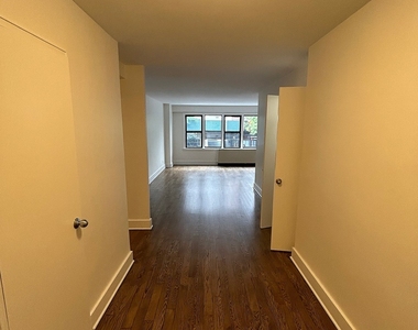 East 63 Street - Photo Thumbnail 20