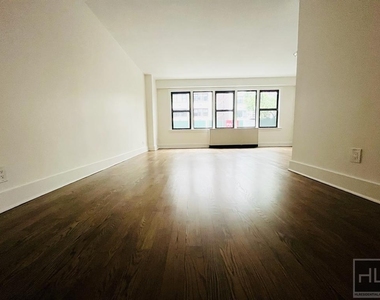 East 63 Street - Photo Thumbnail 6
