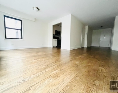East 63 Street - Photo Thumbnail 12