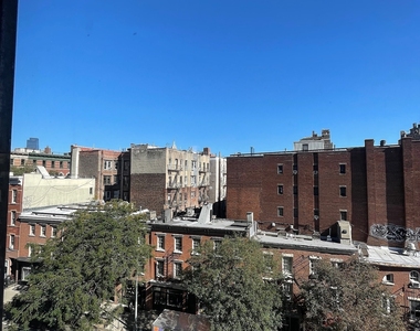 Christopher Street - Photo Thumbnail 10