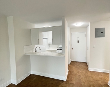 East 71st Street - Photo Thumbnail 1