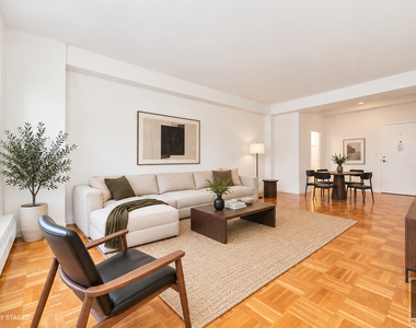 East 55 Street - Photo Thumbnail 2