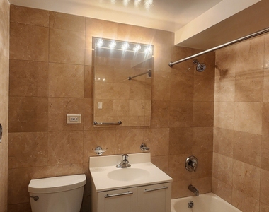 East 55 Street - Photo Thumbnail 3