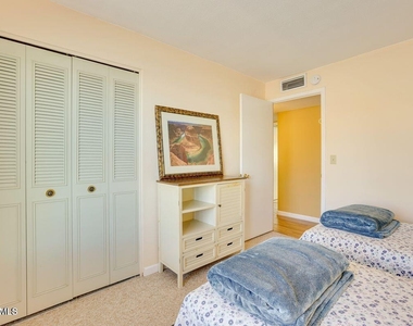 4933 W Larkspur Drive - Photo Thumbnail 17