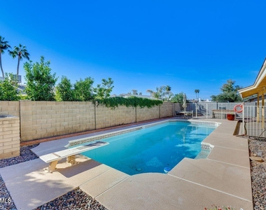 4933 W Larkspur Drive - Photo Thumbnail 20