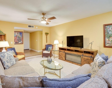 4933 W Larkspur Drive - Photo Thumbnail 2
