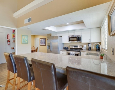 4933 W Larkspur Drive - Photo Thumbnail 8