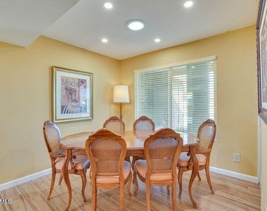 4933 W Larkspur Drive - Photo Thumbnail 6