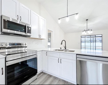 521 Sw Rabbit Avenue - Photo Thumbnail 19