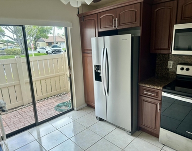 535 Banks Road - Photo Thumbnail 6