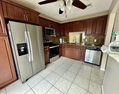 535 Banks Road - Photo Thumbnail 4