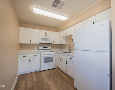 338 E Vogel Avenue - Photo Thumbnail 7