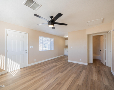 338 E Vogel Avenue - Photo Thumbnail 4