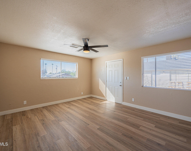 338 E Vogel Avenue - Photo Thumbnail 5
