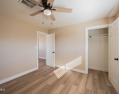 338 E Vogel Avenue - Photo Thumbnail 9