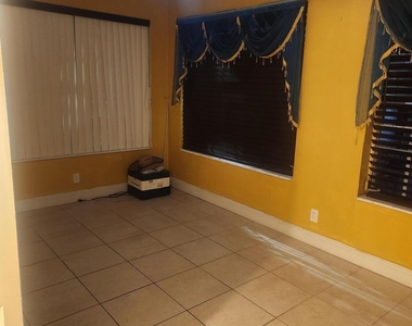 2643 Bahama Drive - Photo Thumbnail 6