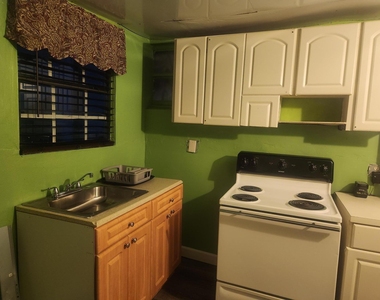2643 Bahama Drive - Photo Thumbnail 4