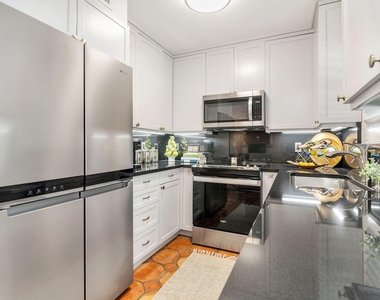 401 Peruvian Avenue - Photo Thumbnail 8