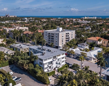 401 Peruvian Avenue - Photo Thumbnail 14