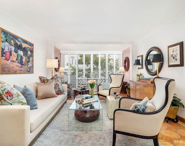 401 Peruvian Avenue - Photo Thumbnail 3