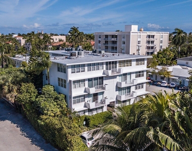 401 Peruvian Avenue - Photo Thumbnail 15