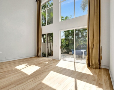 2526 Nw 52nd Street - Photo Thumbnail 7