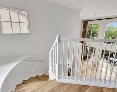 2526 Nw 52nd Street - Photo Thumbnail 17
