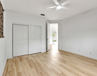 2526 Nw 52nd Street - Photo Thumbnail 21