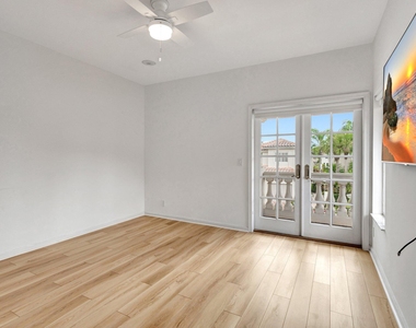 2526 Nw 52nd Street - Photo Thumbnail 20