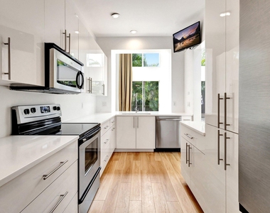 2526 Nw 52nd Street - Photo Thumbnail 11