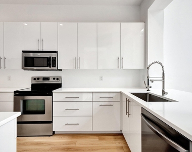 2526 Nw 52nd Street - Photo Thumbnail 10