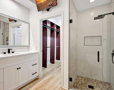 2526 Nw 52nd Street - Photo Thumbnail 37