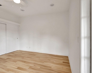 2526 Nw 52nd Street - Photo Thumbnail 19