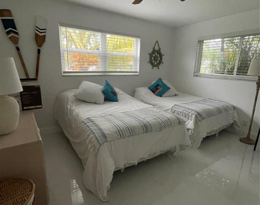 2050 Ne 62nd Street - Photo Thumbnail 10
