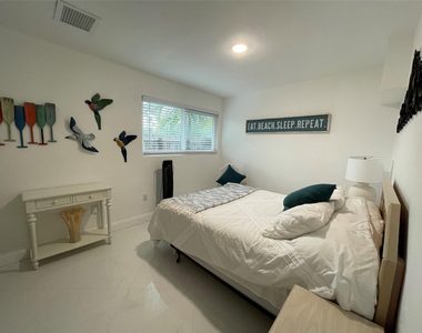 2050 Ne 62nd Street - Photo Thumbnail 13