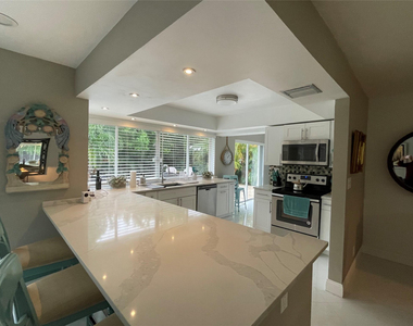 2050 Ne 62nd Street - Photo Thumbnail 7