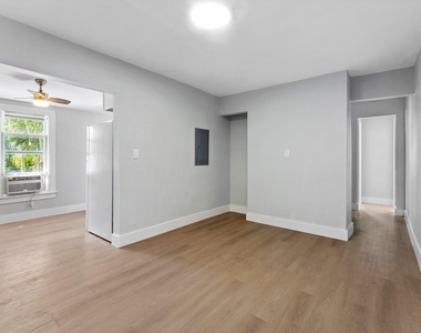 4561 Lake Avenue - Photo Thumbnail 5