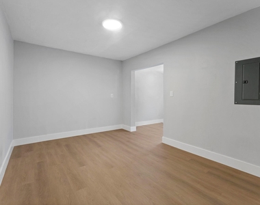 4561 Lake Avenue - Photo Thumbnail 11