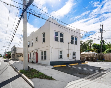 4561 Lake Avenue - Photo Thumbnail 14